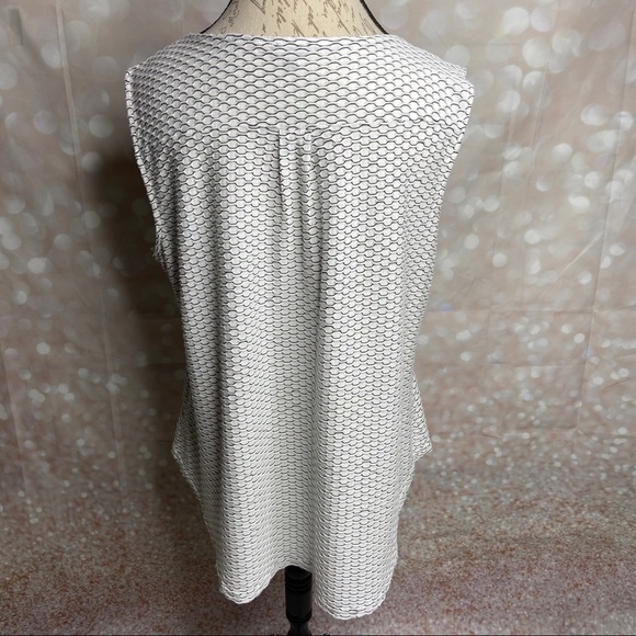 𝅺AVA & Grace Sleeveless Top - Picture 7 of 7